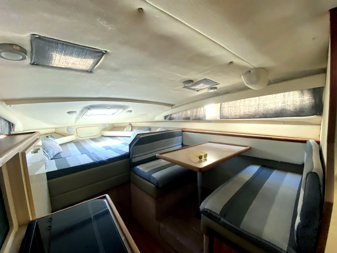 Bayliner 2855 – Interni