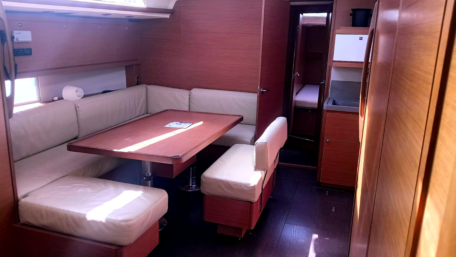 Dufour 470 – Interni