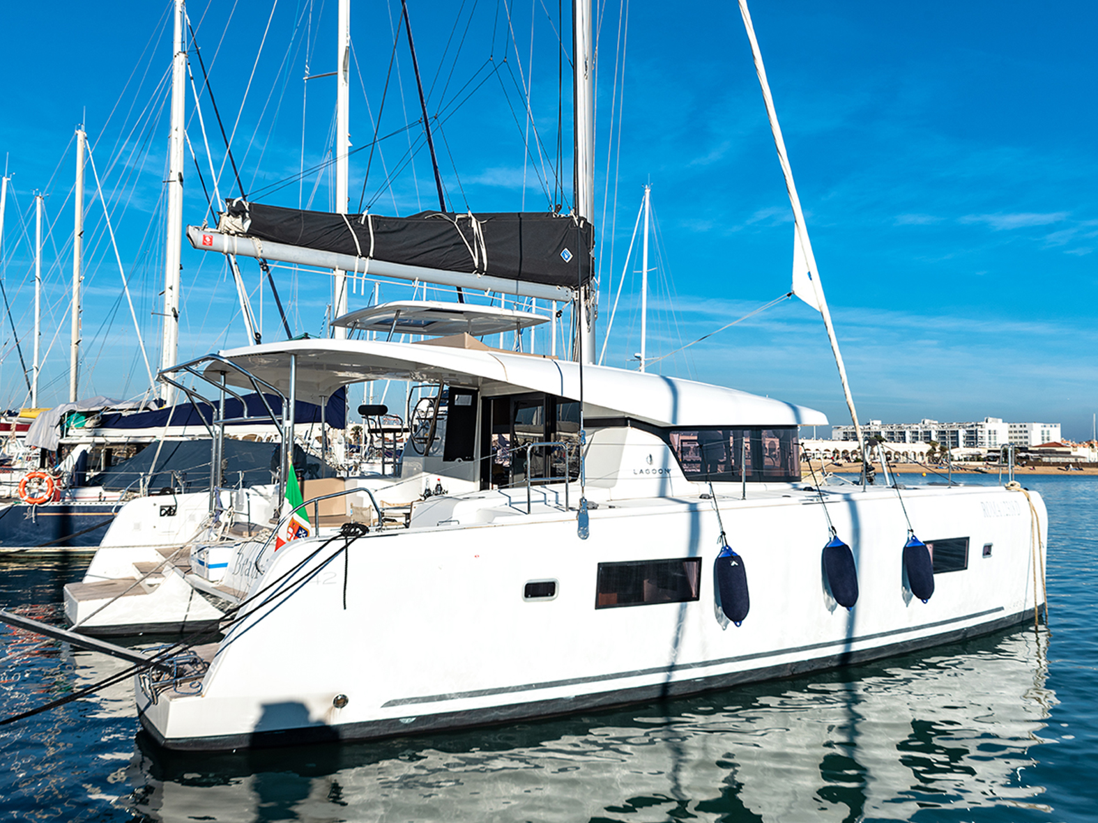 Lagoon 42